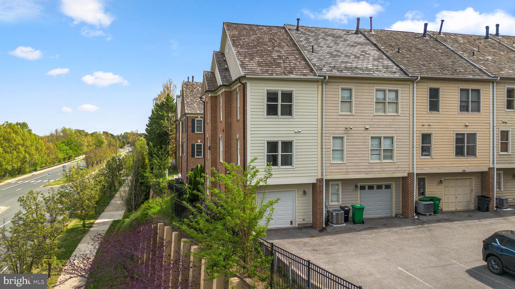 112 RIDGEPOINT PLACE