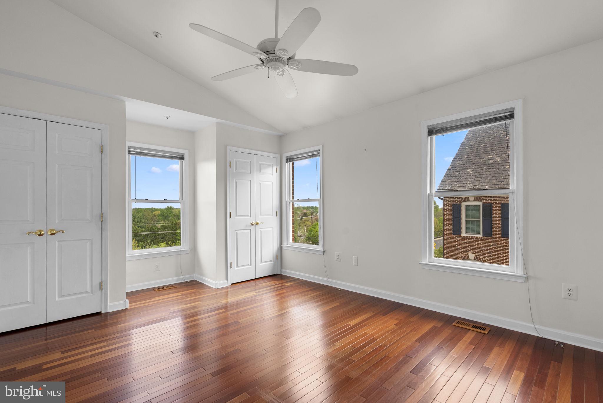 112 RIDGEPOINT PLACE