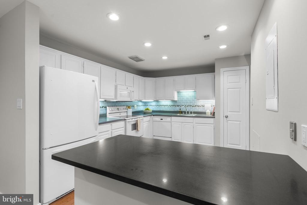 11420 STRAND DRIVE R-010