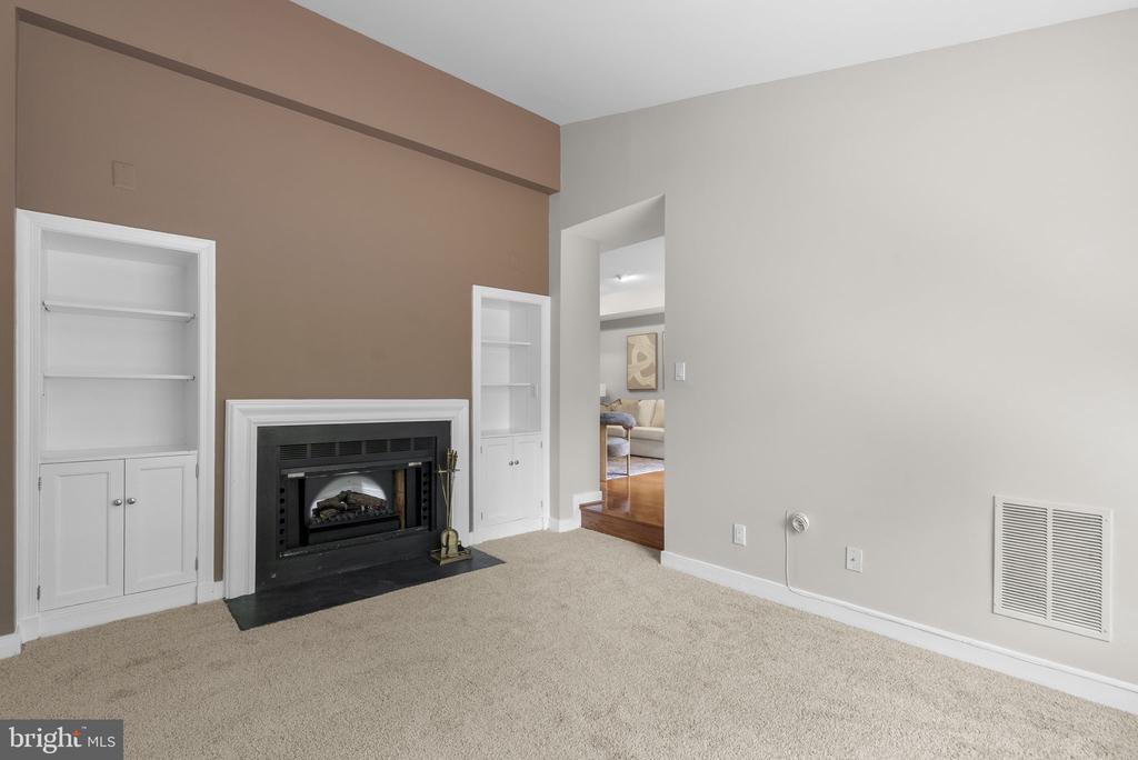 11420 STRAND DRIVE R-010