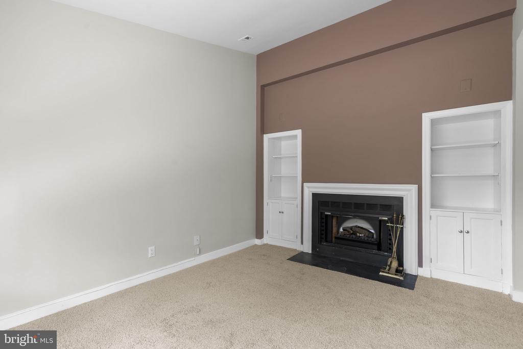 11420 STRAND DRIVE R-010
