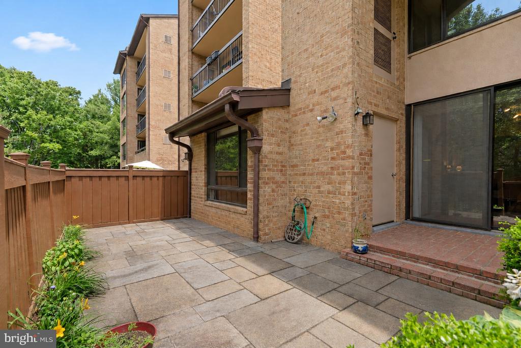 11420 STRAND DRIVE R-010
