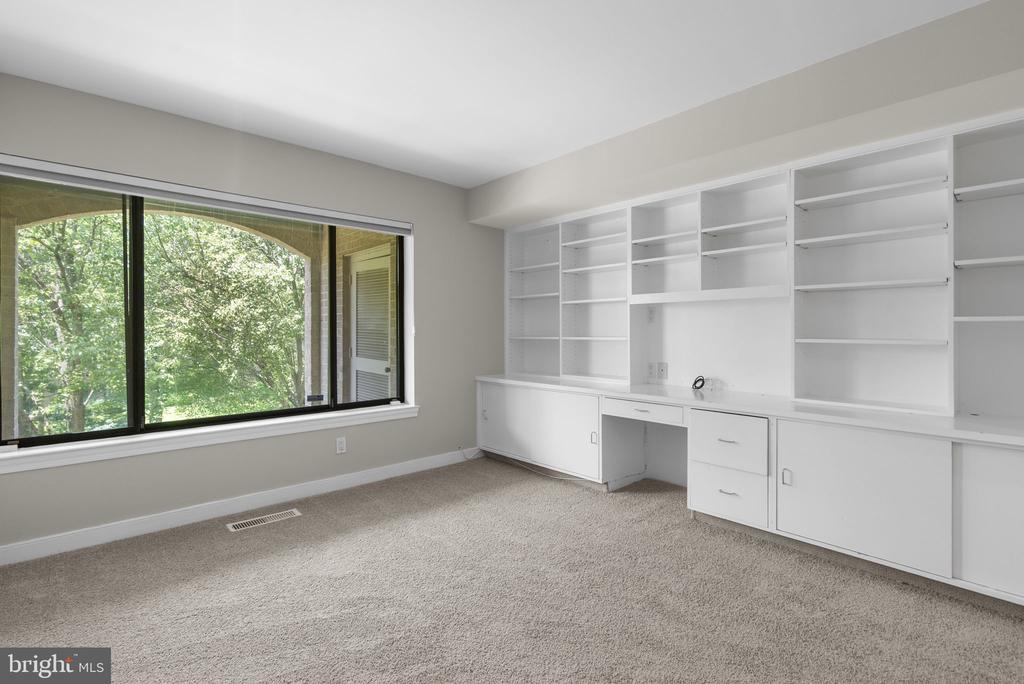 11420 STRAND DRIVE R-010