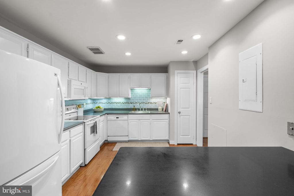 11420 STRAND DRIVE R-010