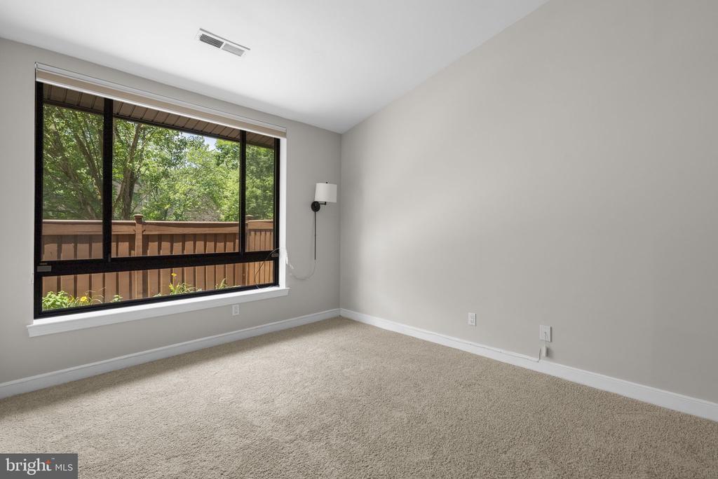 11420 STRAND DRIVE R-010