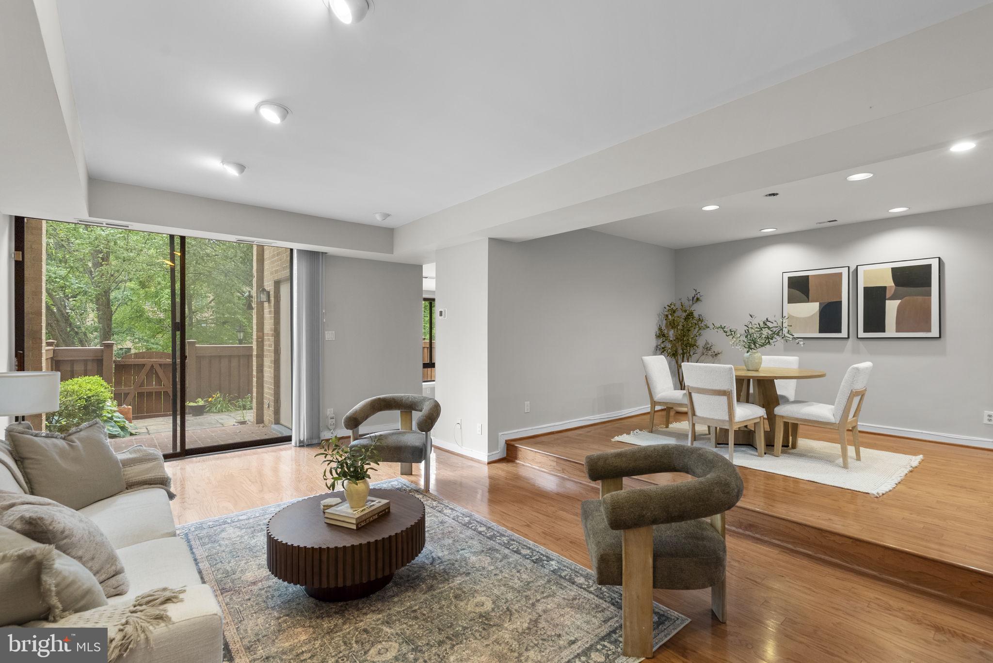 11420 STRAND DRIVE R-010