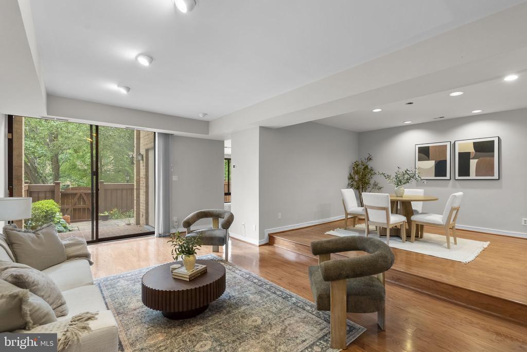 11420 STRAND DRIVE R-010