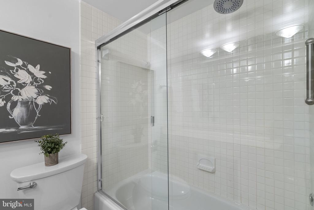 11420 STRAND DRIVE R-010