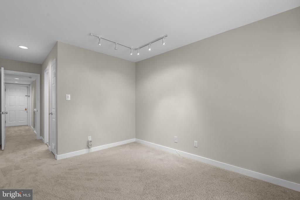 11420 STRAND DRIVE R-010