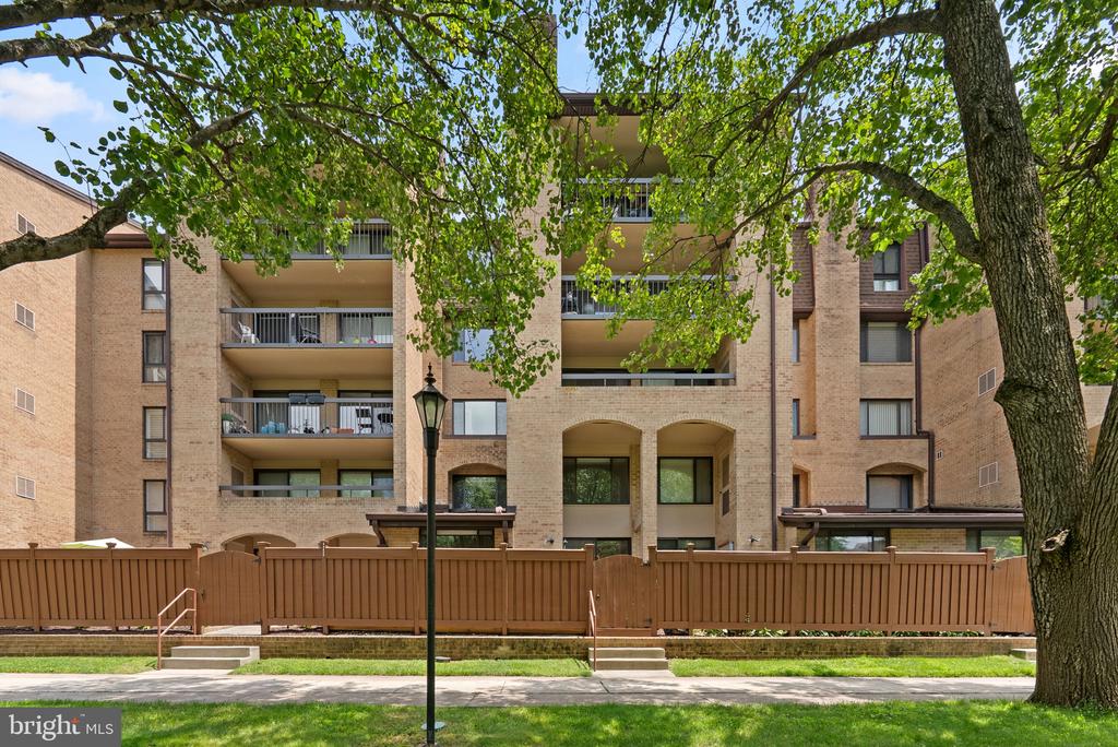 11420 STRAND DRIVE R-010