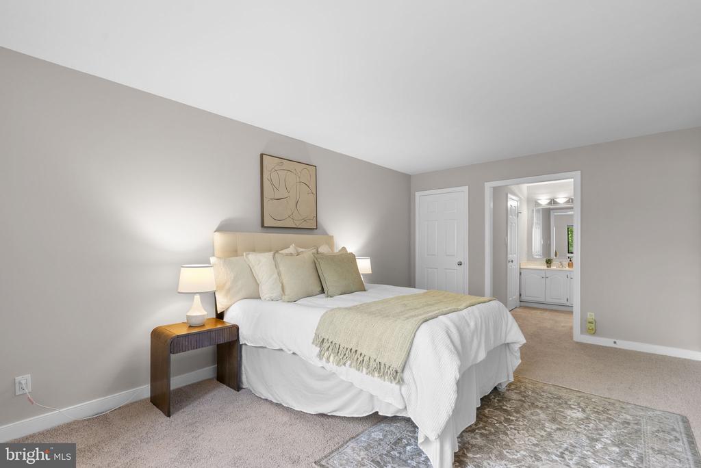 11420 STRAND DRIVE R-010