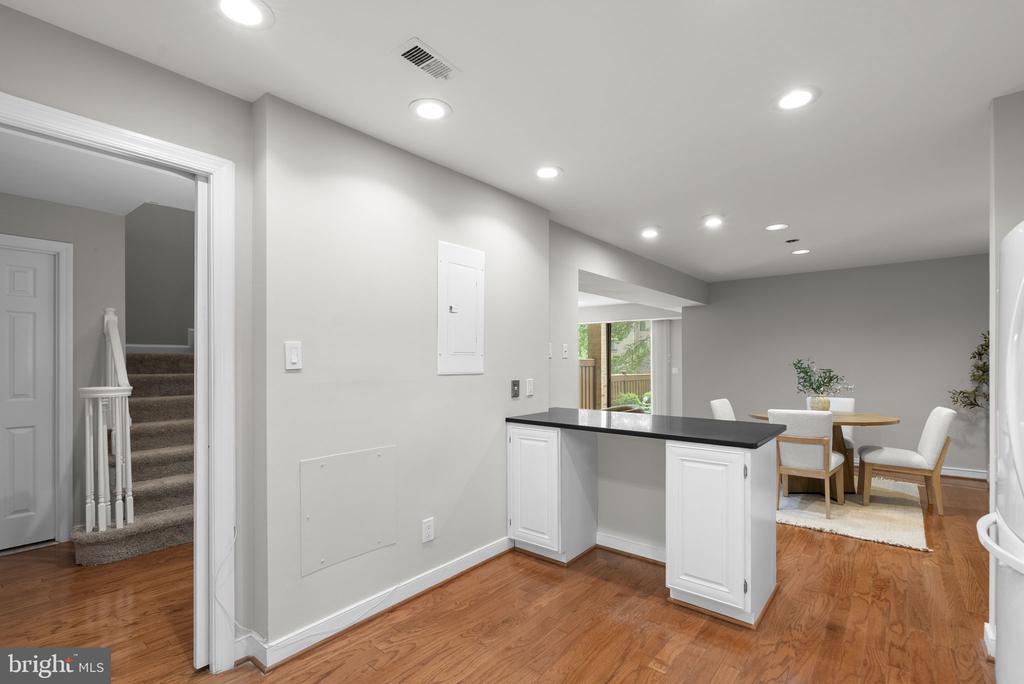 11420 STRAND DRIVE R-010