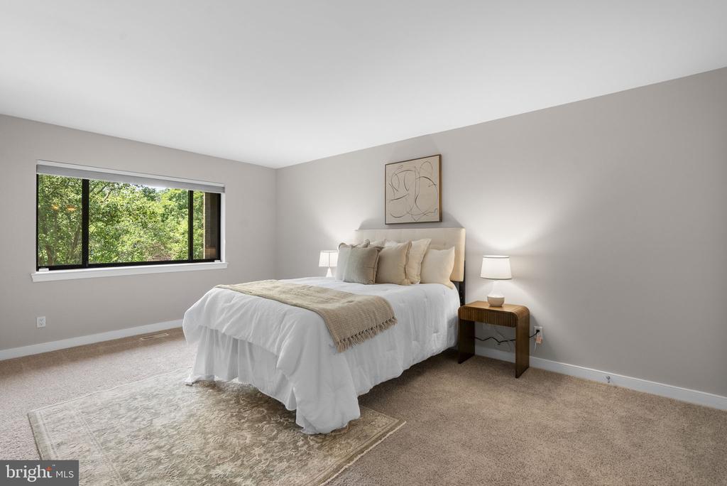 11420 STRAND DRIVE R-010