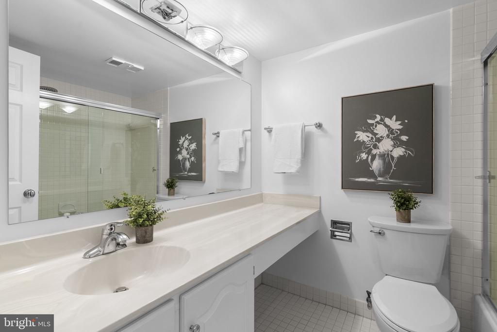 11420 STRAND DRIVE R-010