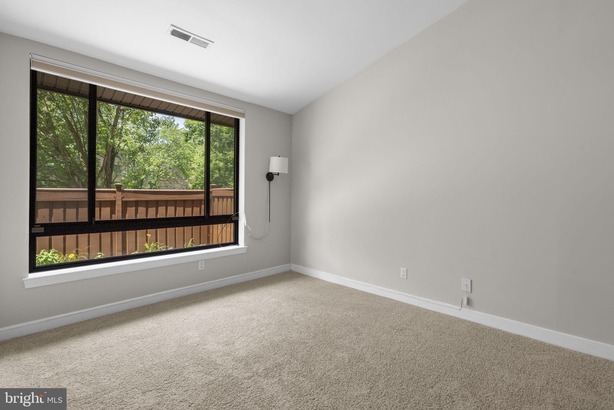 11420 STRAND DRIVE R-010