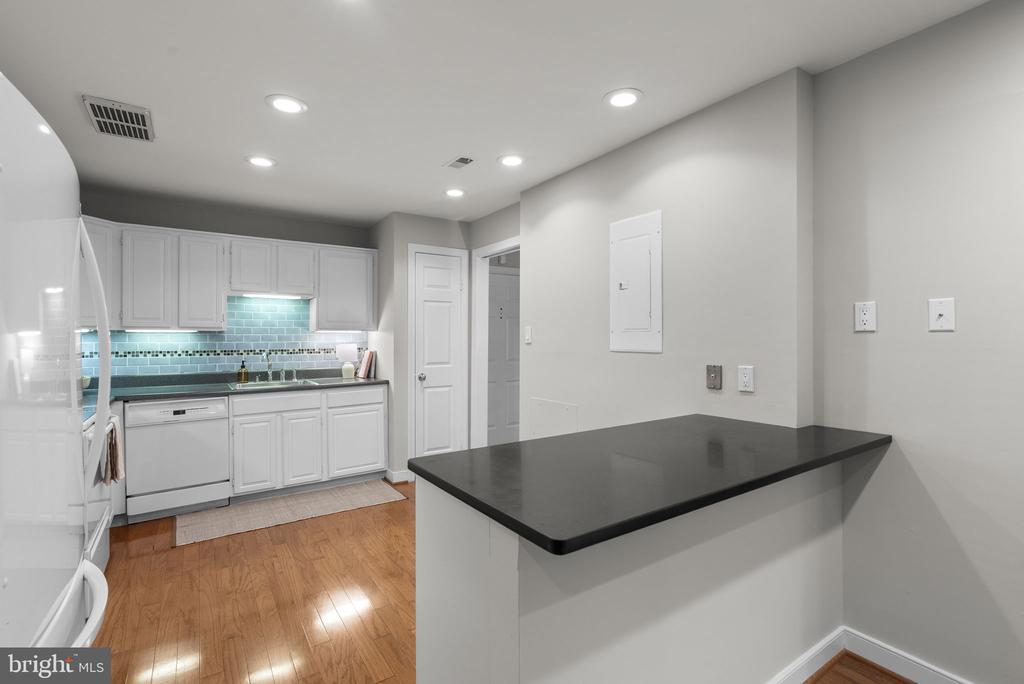 11420 STRAND DRIVE R-010