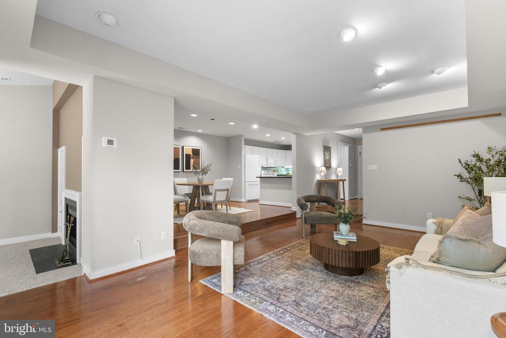 11420 STRAND DRIVE R-010