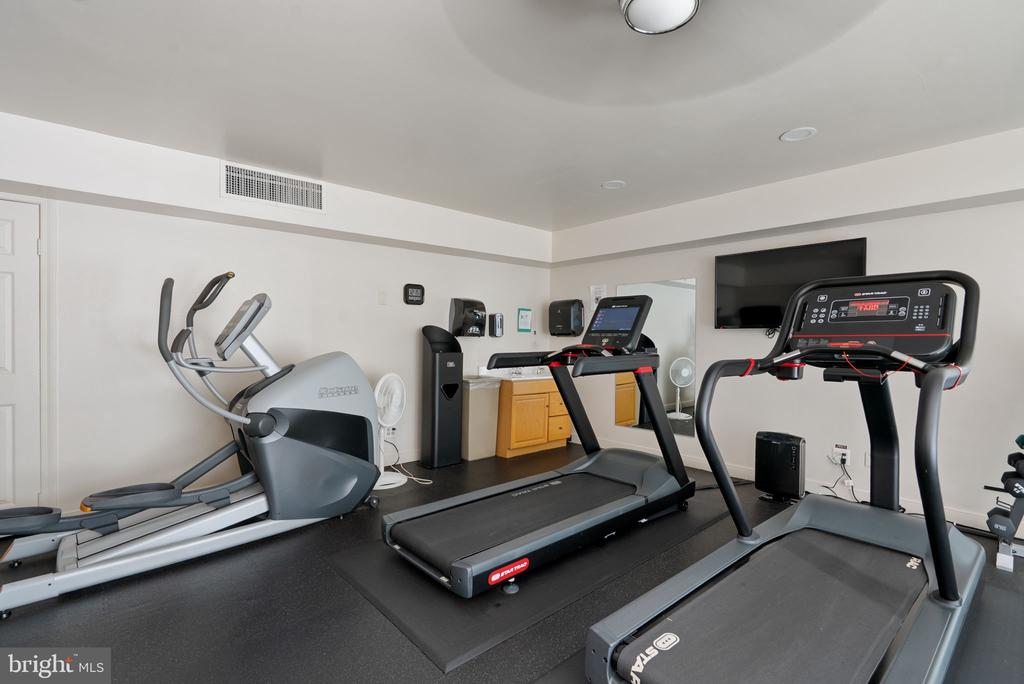 11420 STRAND DRIVE R-010
