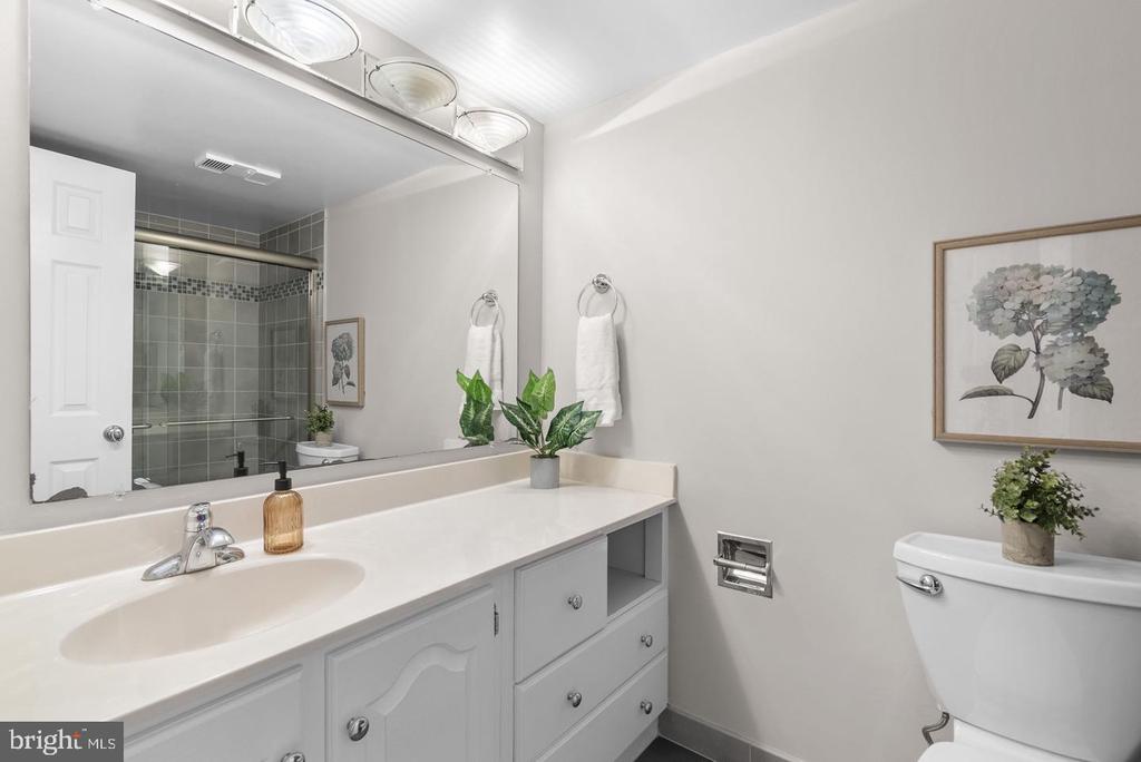11420 STRAND DRIVE Unit: R-010