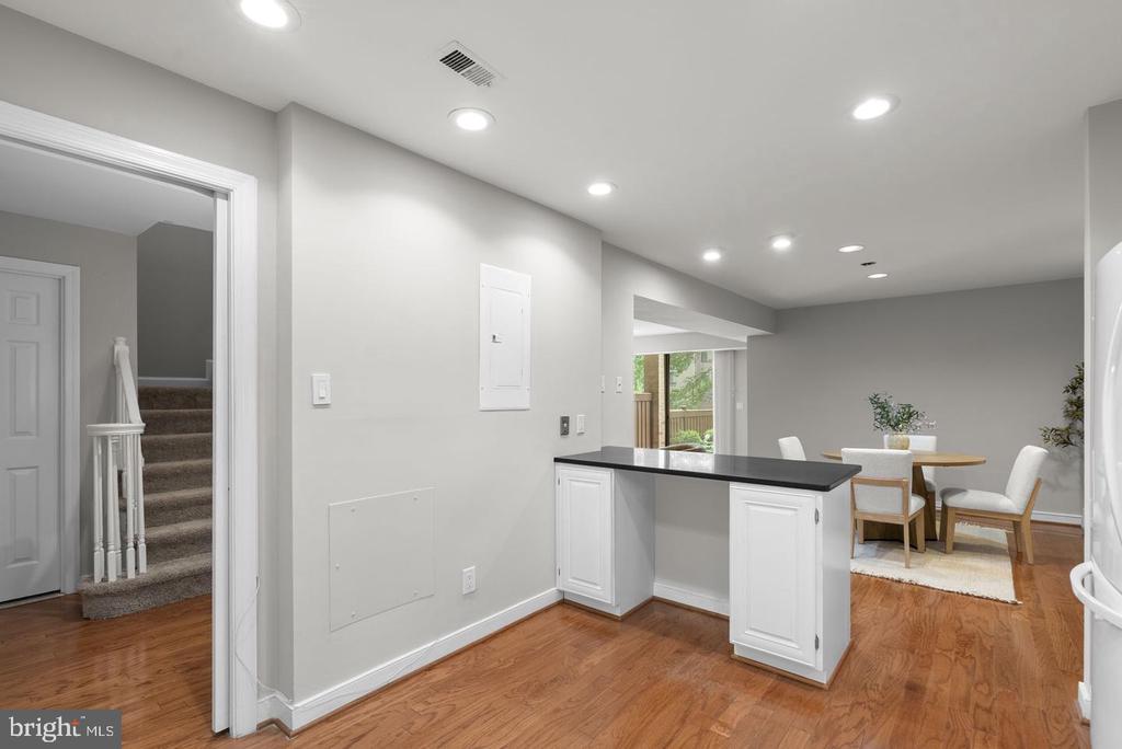 11420 STRAND DRIVE Unit: R-010