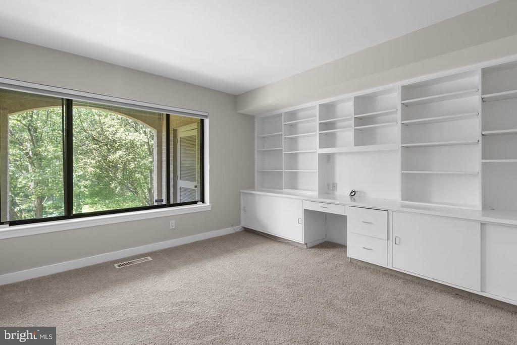 11420 STRAND DRIVE Unit: R-010