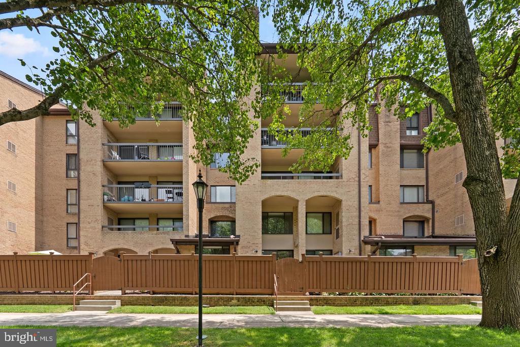 11420 STRAND DRIVE Unit: R-010