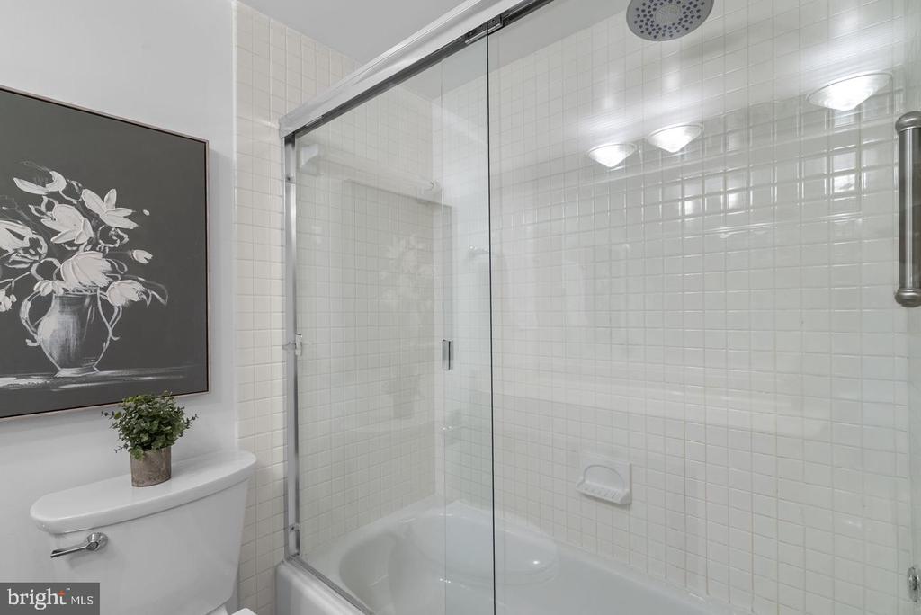 11420 STRAND DRIVE Unit: R-010