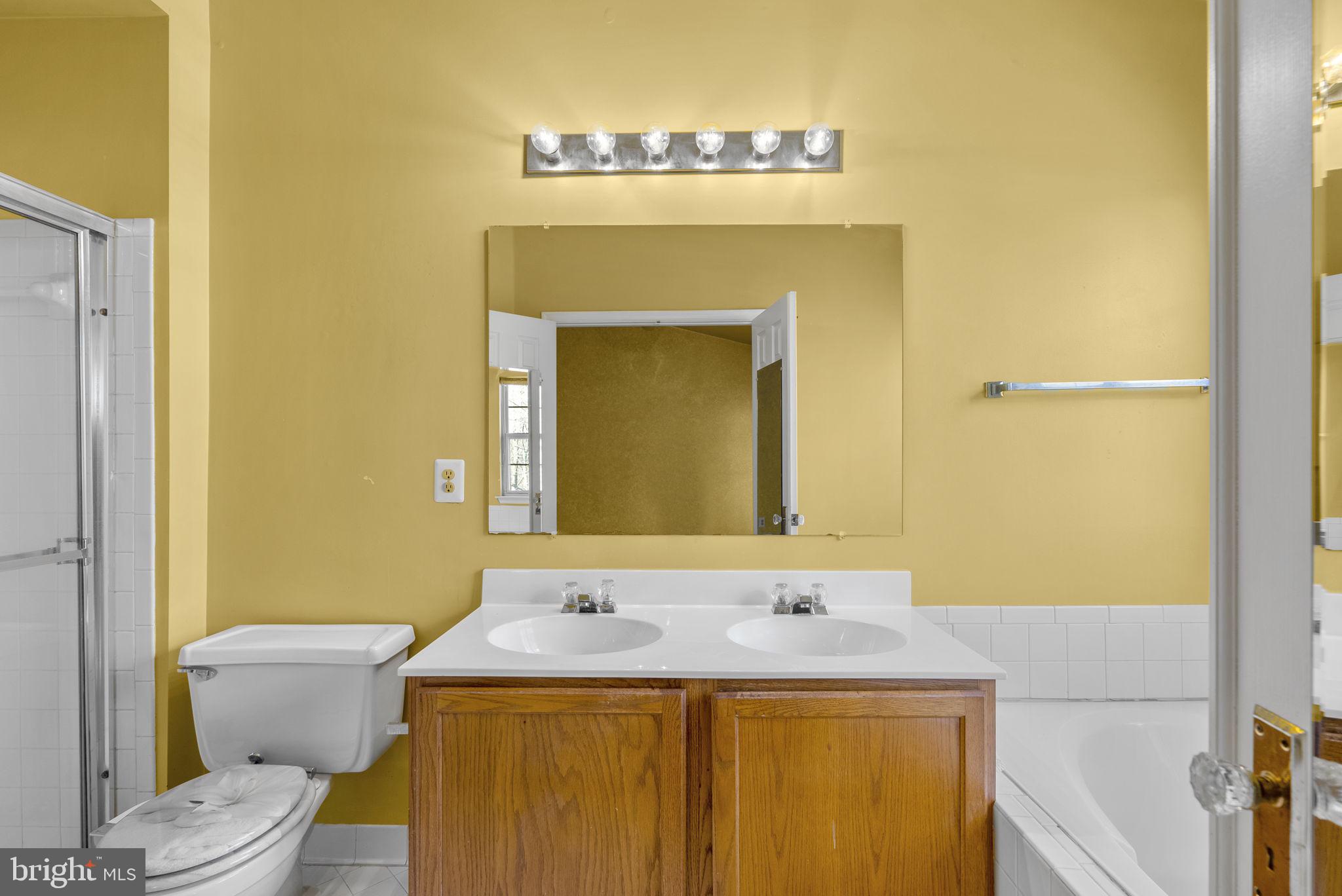 1957 BARRINGTON COURT