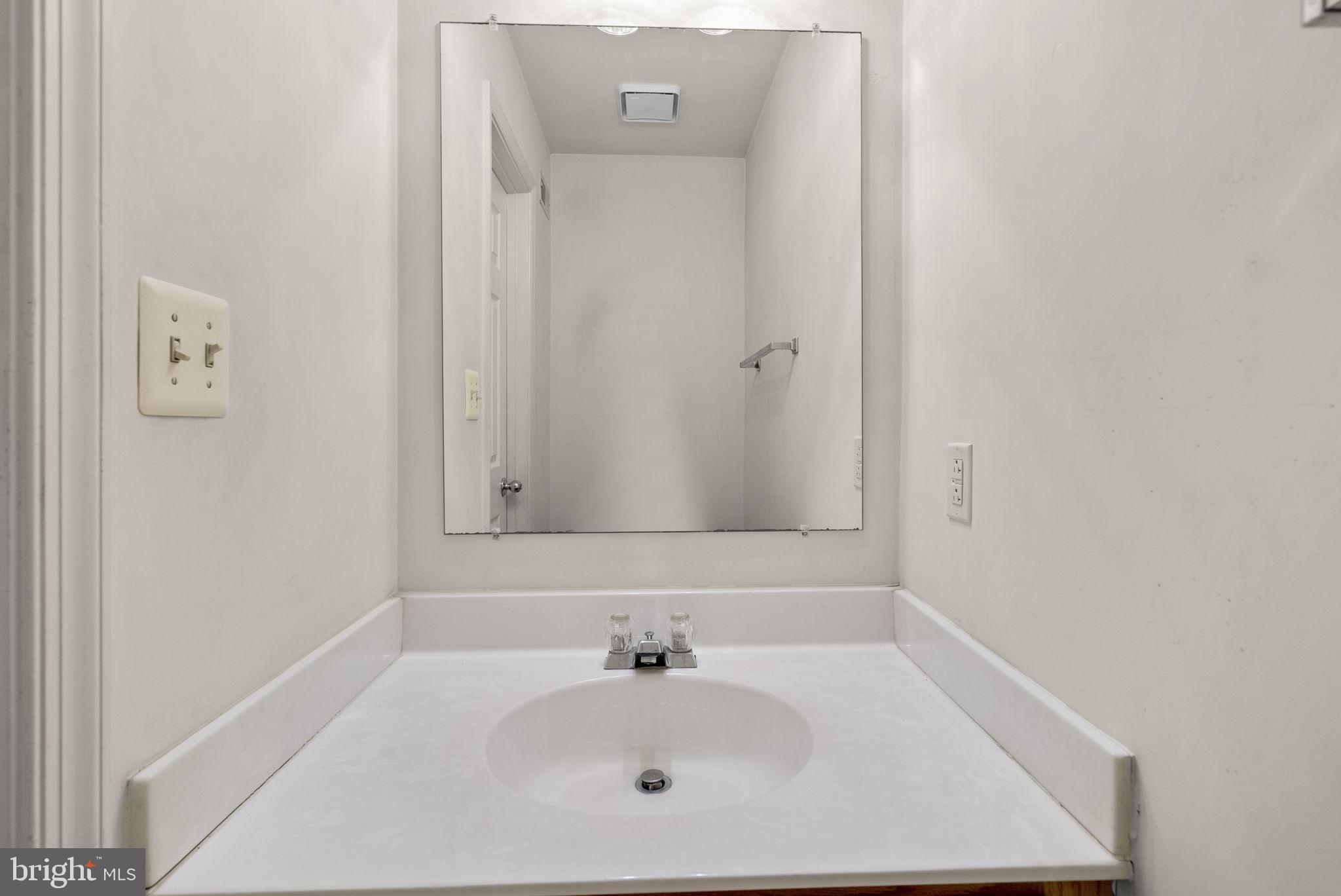 1957 BARRINGTON COURT