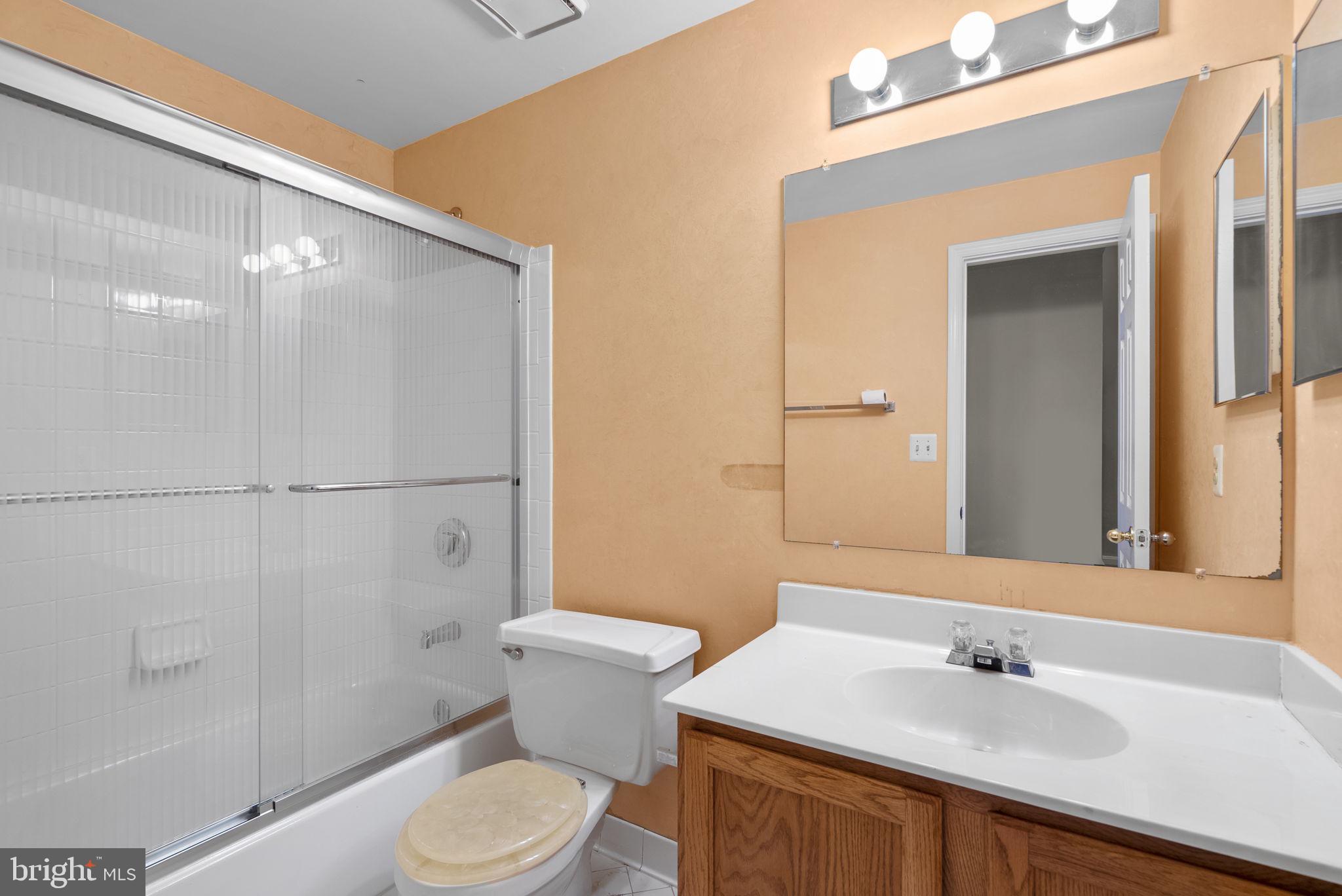 1957 BARRINGTON COURT