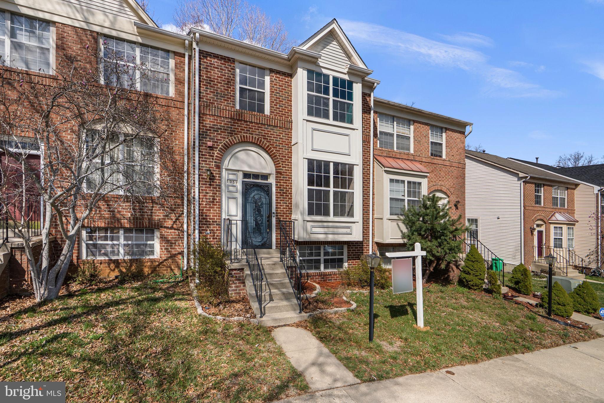 1957 BARRINGTON COURT