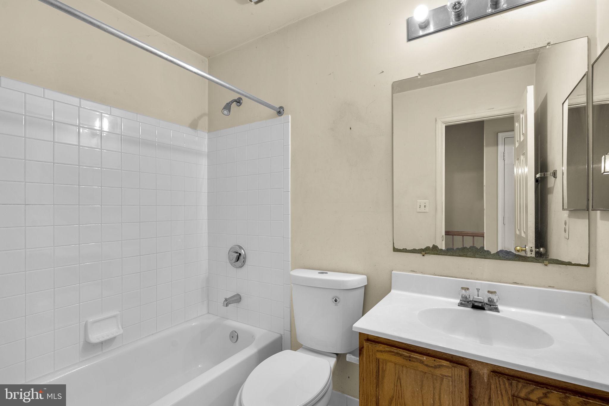 1957 BARRINGTON COURT