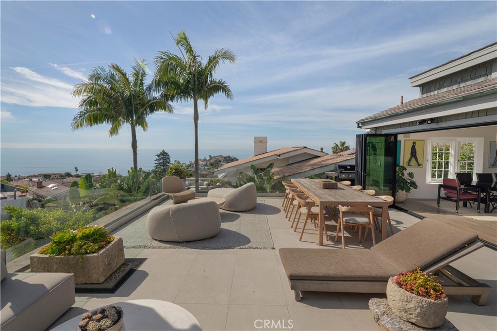 998 EMERALD BAY