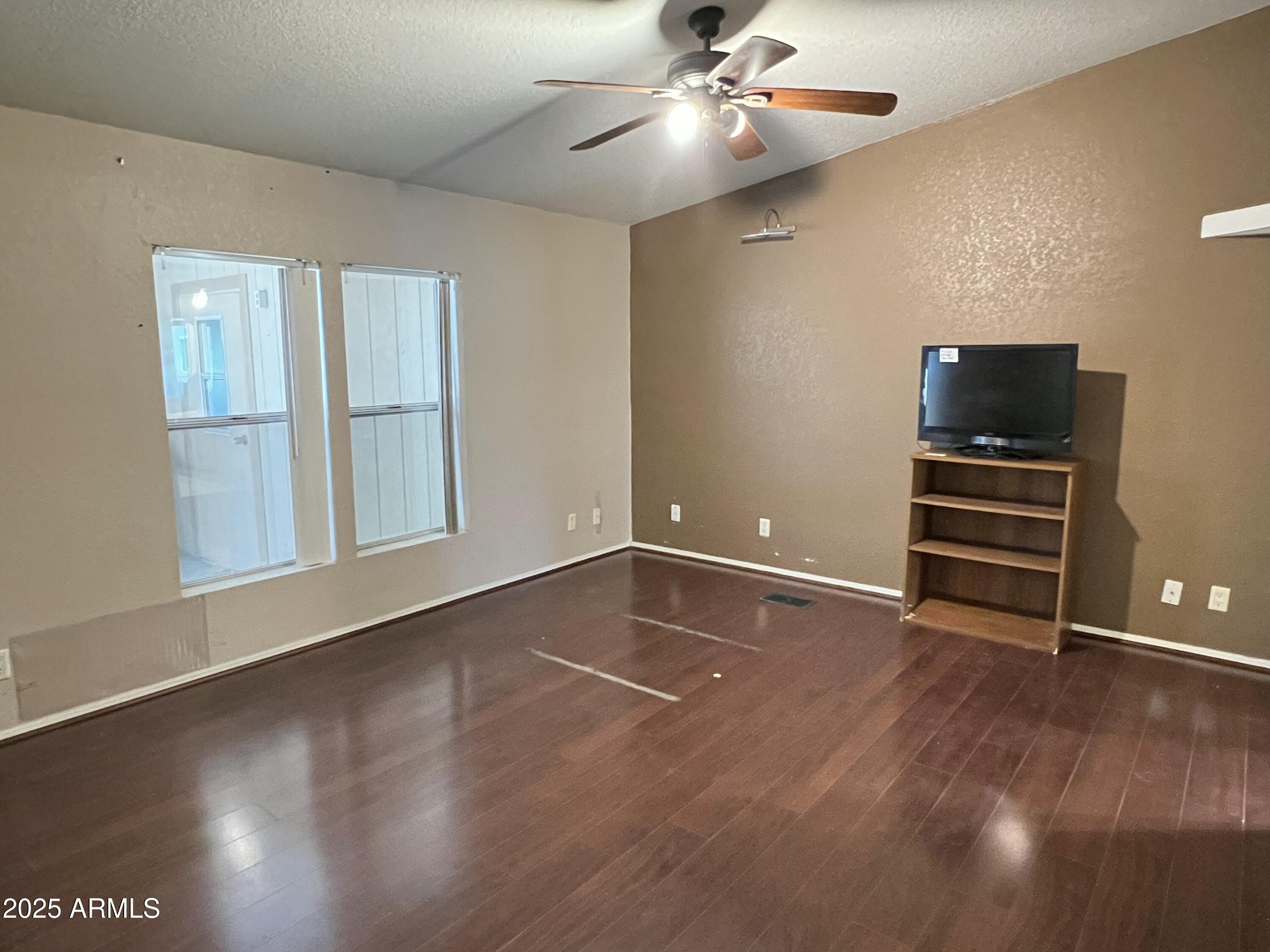 10701 N 99th Avenue, 22
