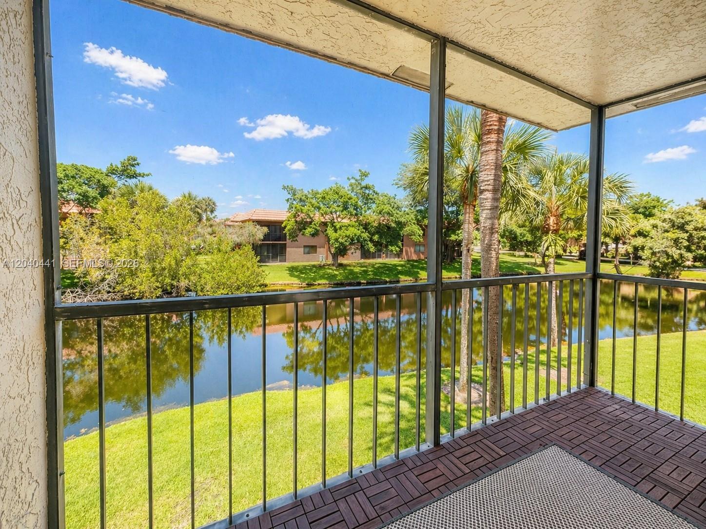 305 Lakeview Drive 204
