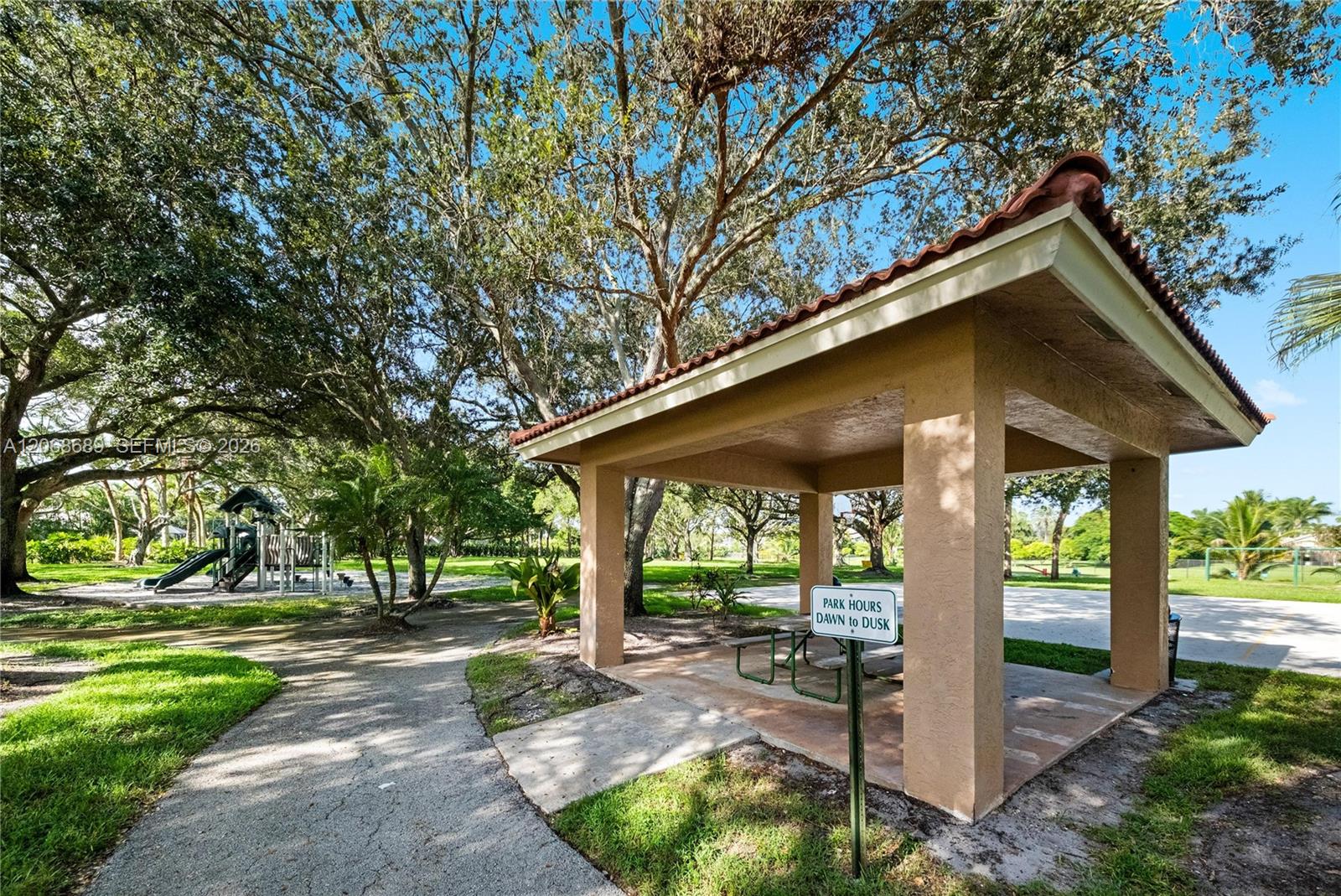 10660 SW 44th Ct