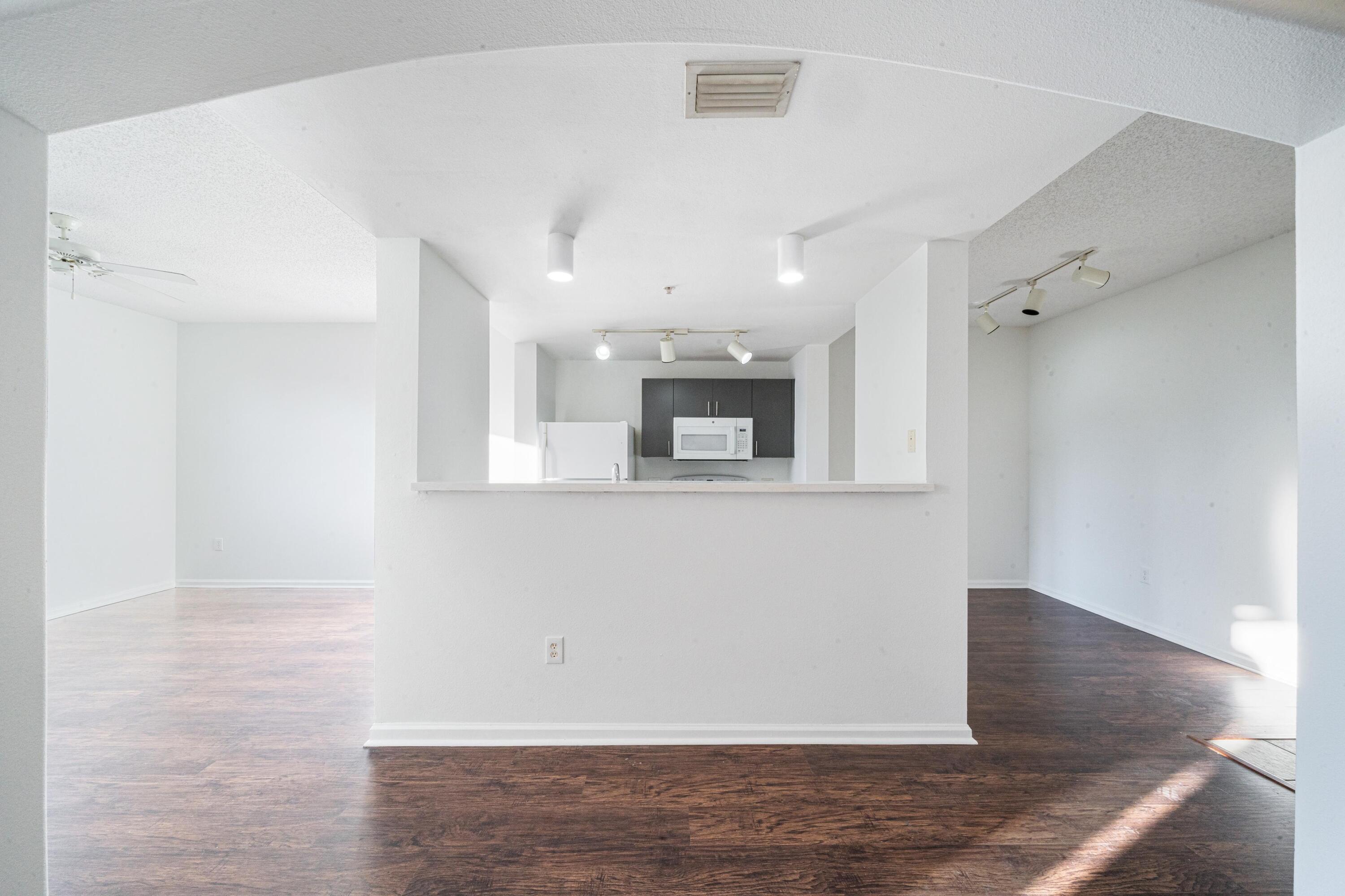 533 NE 3RD Avenue 541