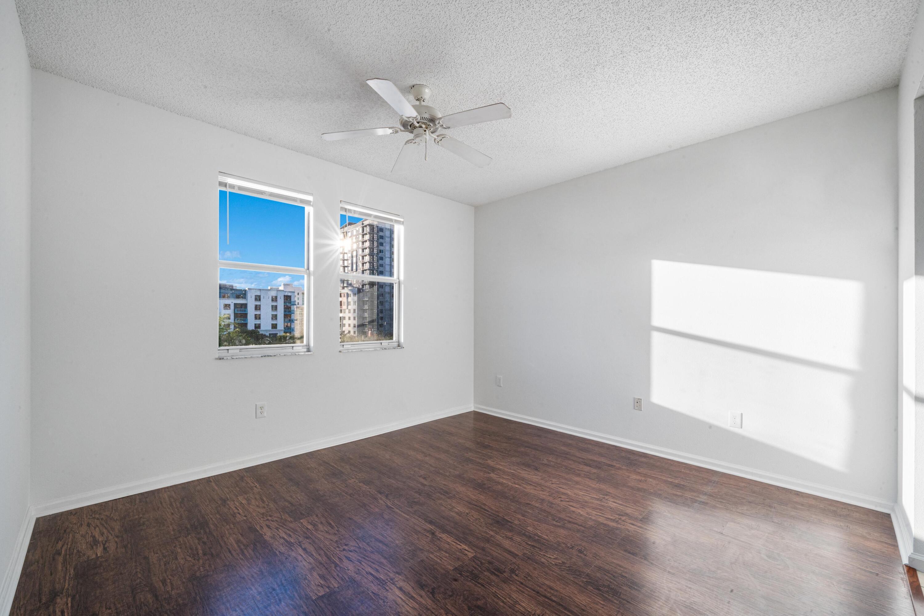 533 NE 3RD Avenue 541