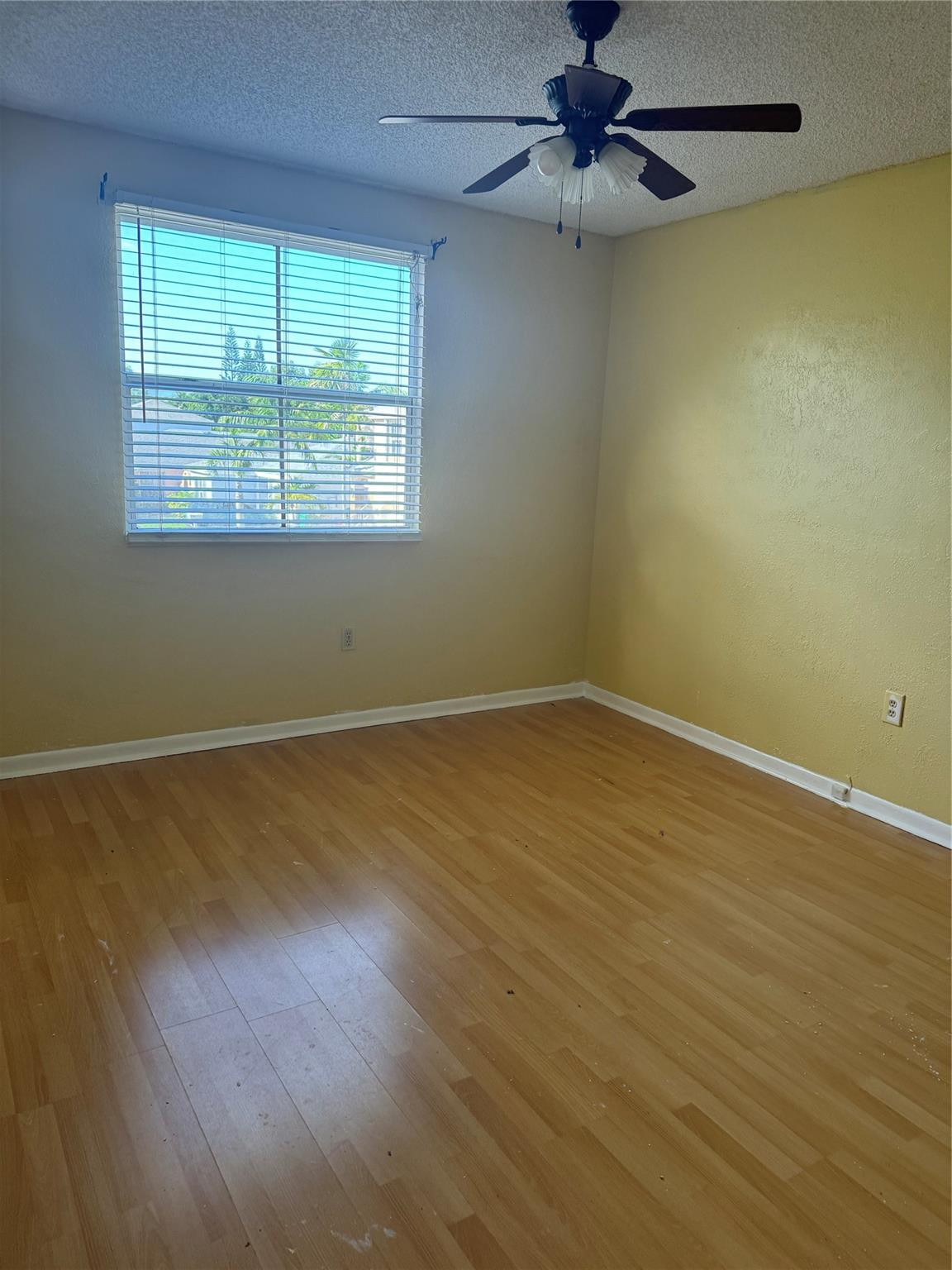 4350 SW 72nd Ter