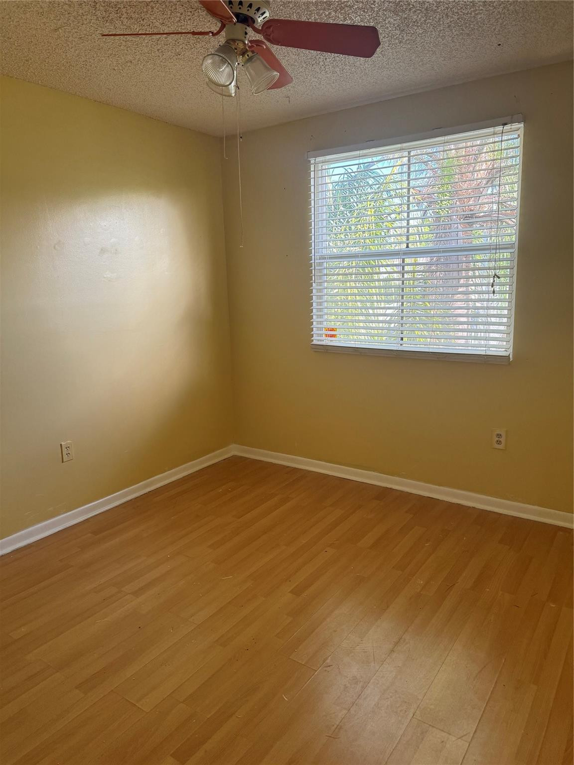 4350 SW 72nd Ter