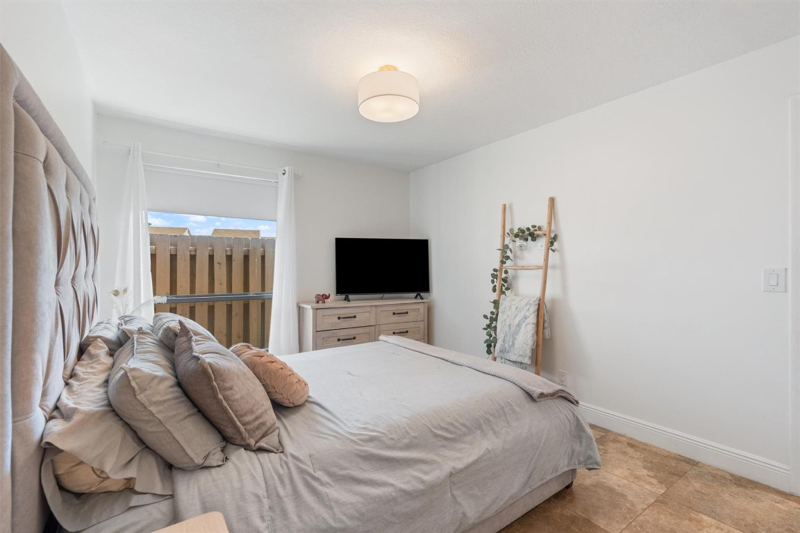 2075 SW 82nd Ave 2075