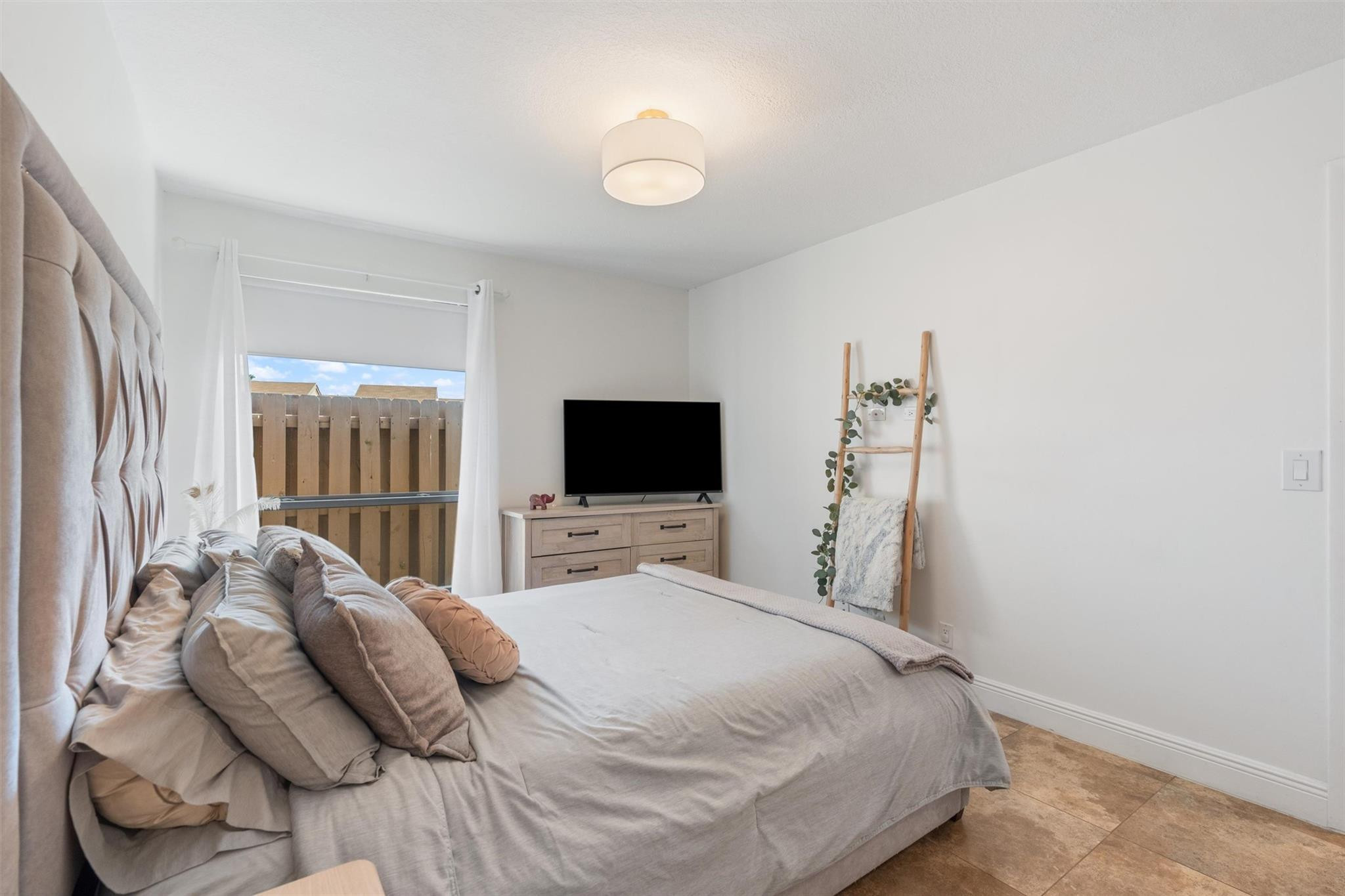 2075 SW 82nd Ave 2075