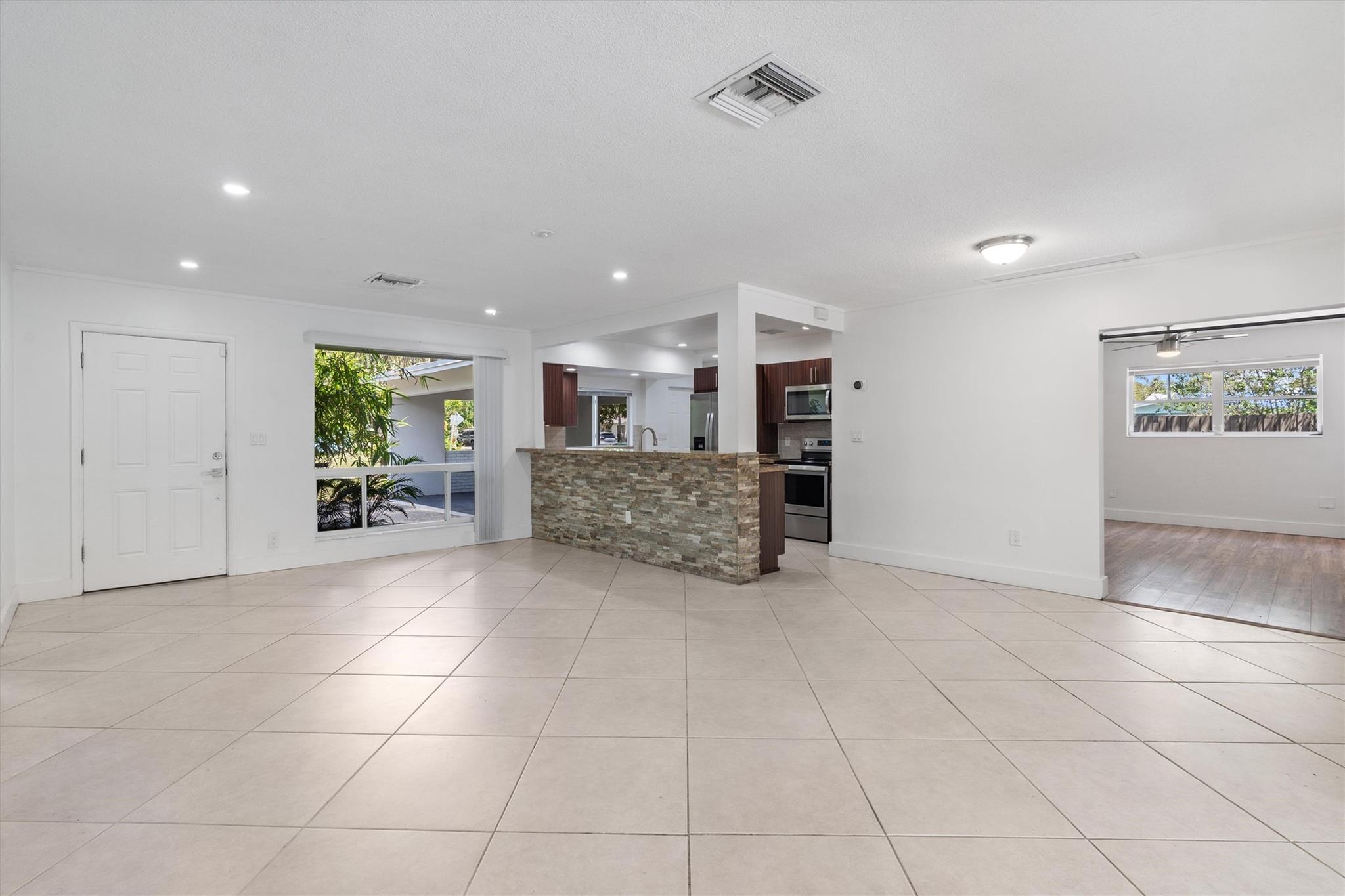 4460 NE 13th Ter