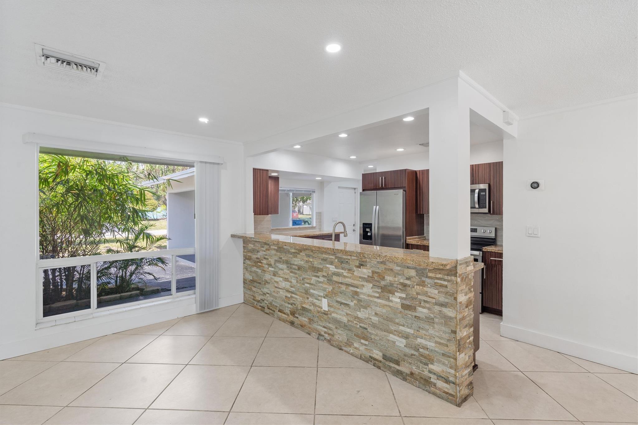 4460 NE 13th Ter