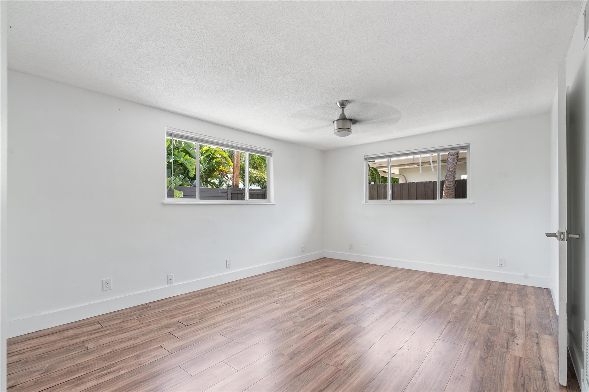 4460 NE 13th Ter