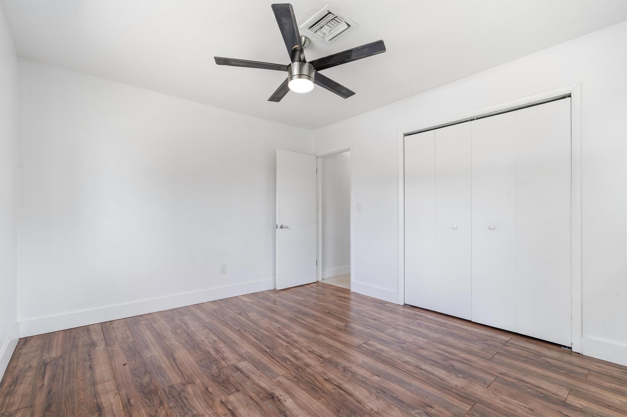 4460 NE 13th Ter