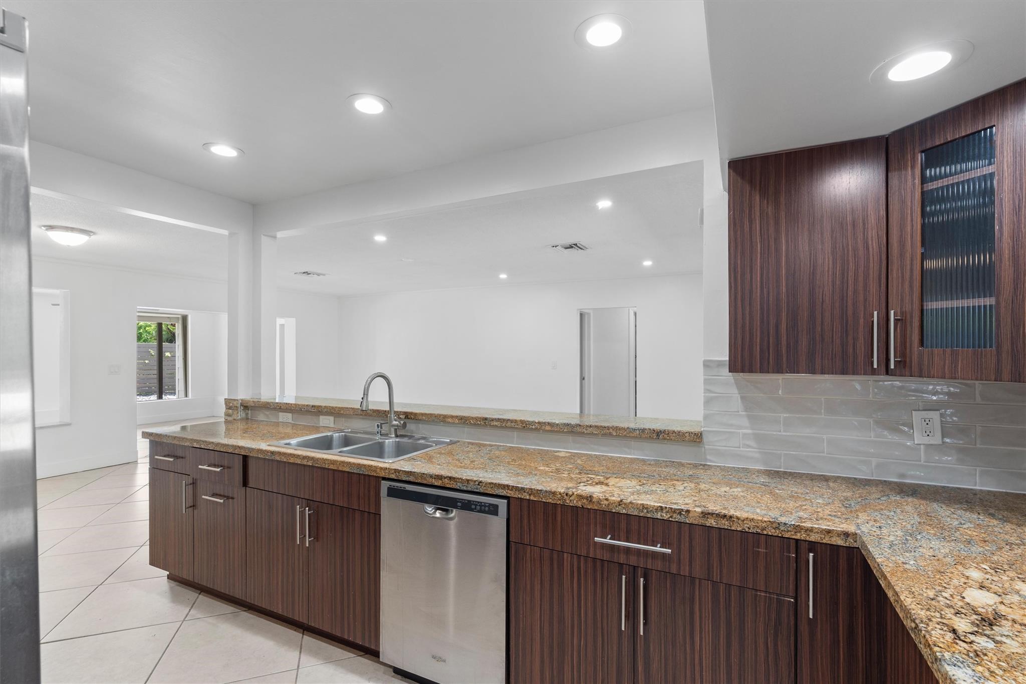 4460 NE 13th Ter
