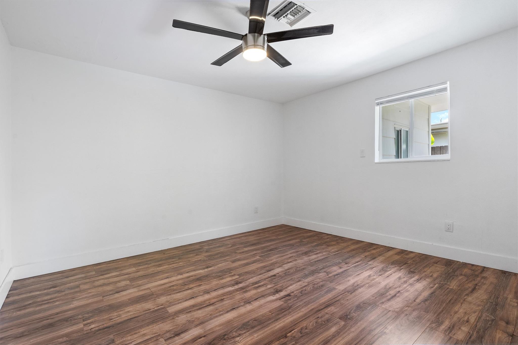 4460 NE 13th Ter
