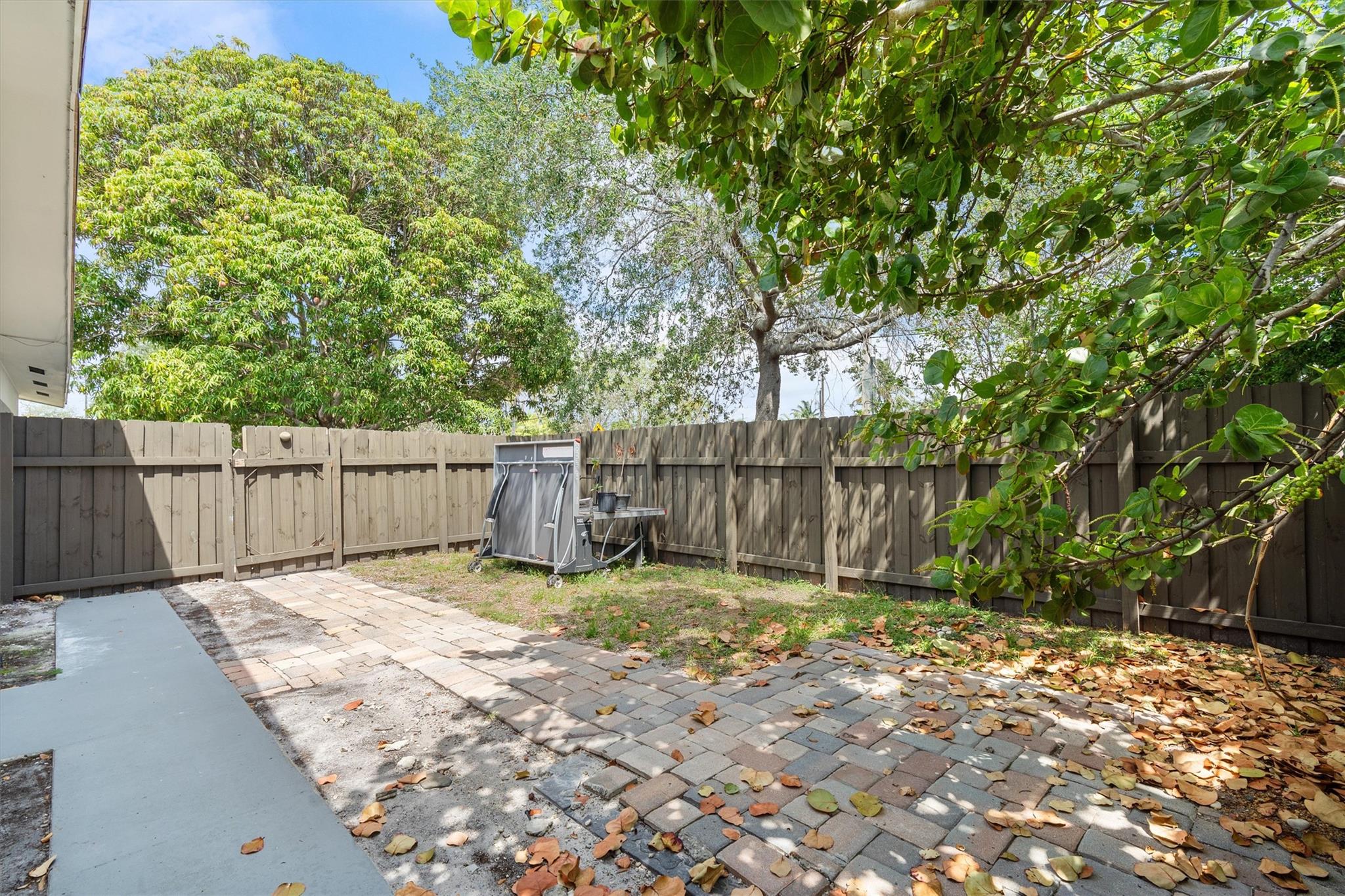 4460 NE 13th Ter