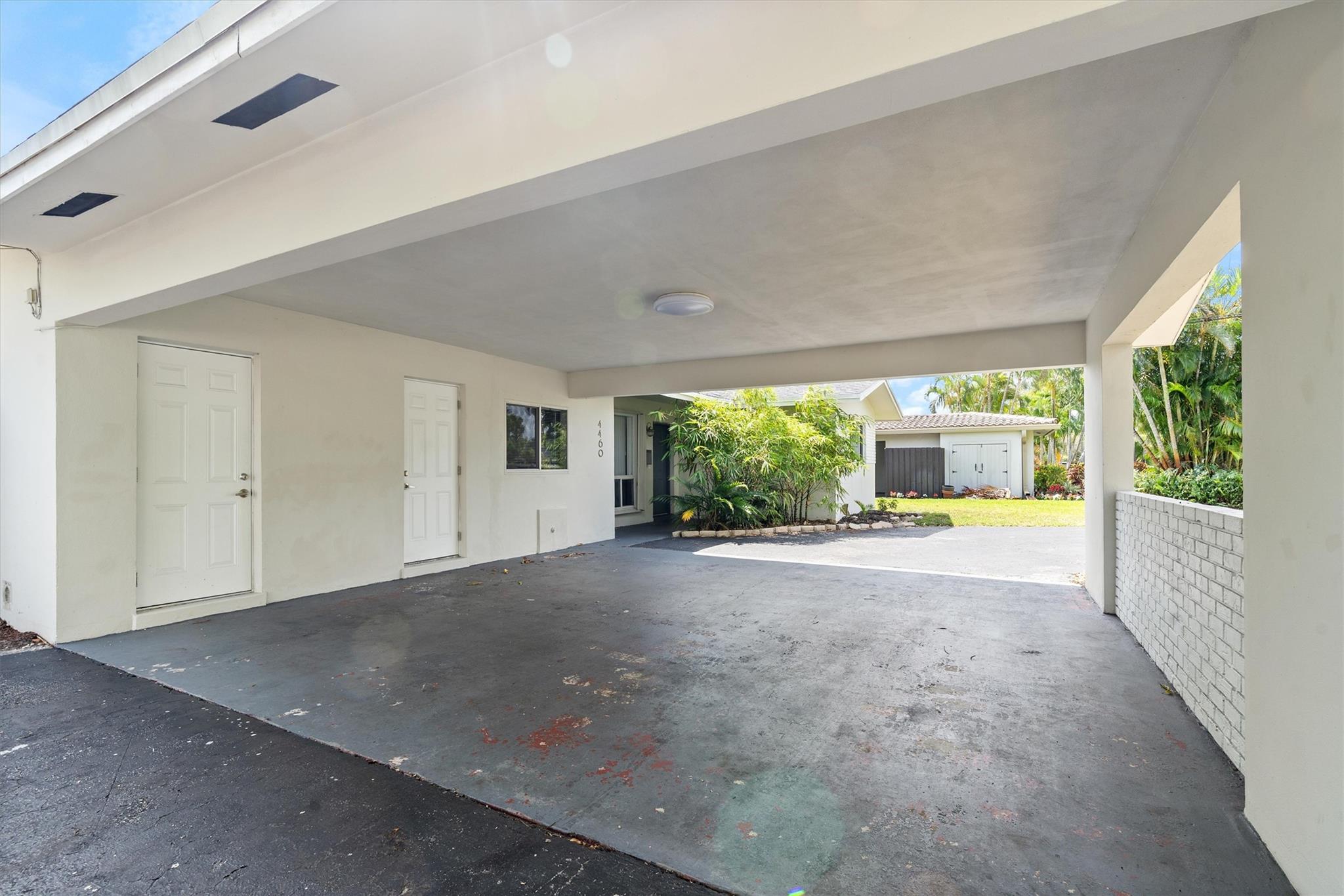 4460 NE 13th Ter